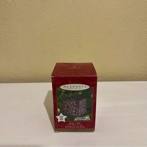 Borg Cube STAR TREK: Voyager
Hallmark Keepsake Ornament